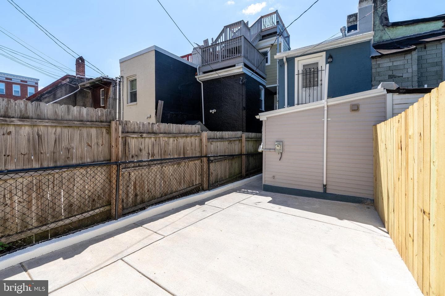 2036 Gough Street photo 22