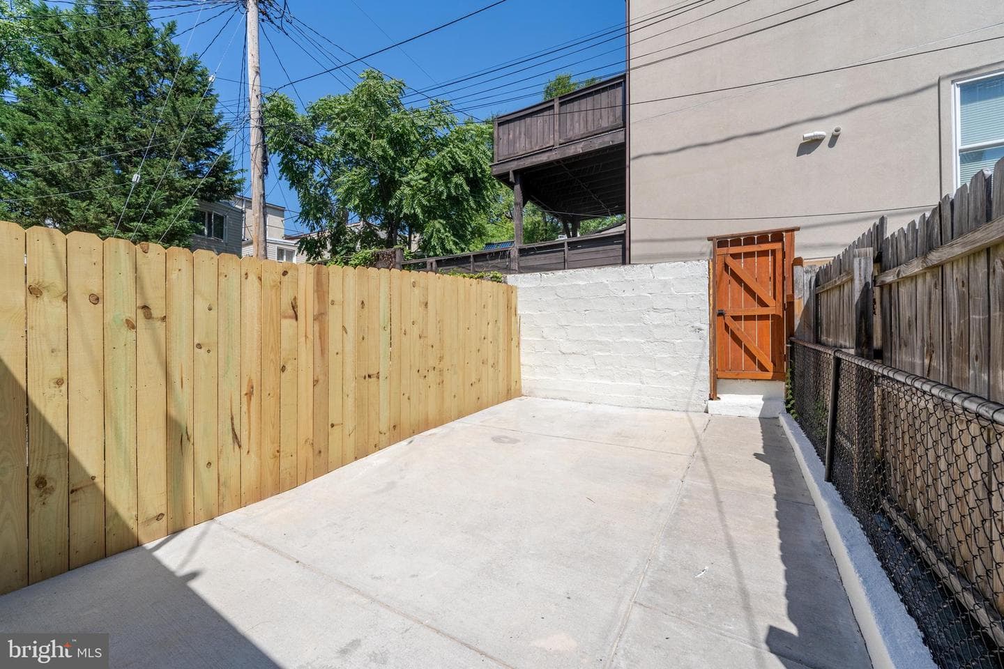 2036 Gough Street photo 23