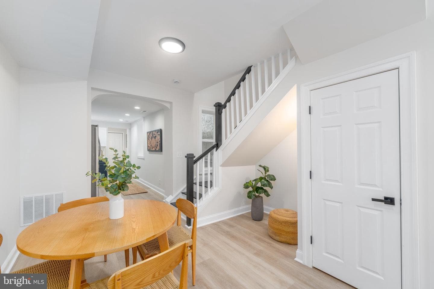2036 Gough Street photo 4