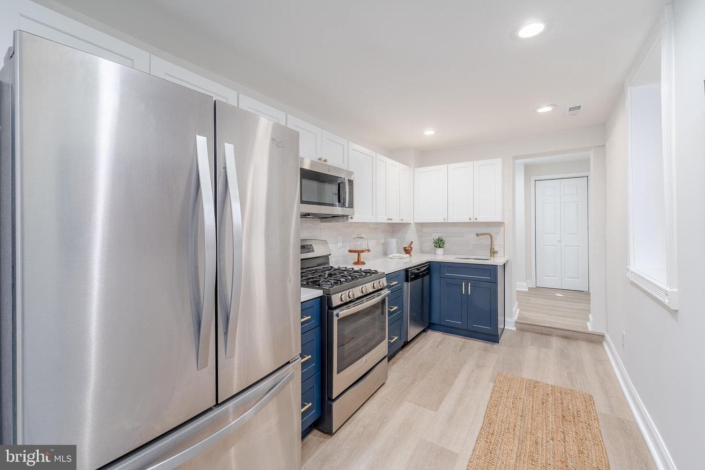 2036 Gough Street photo 5