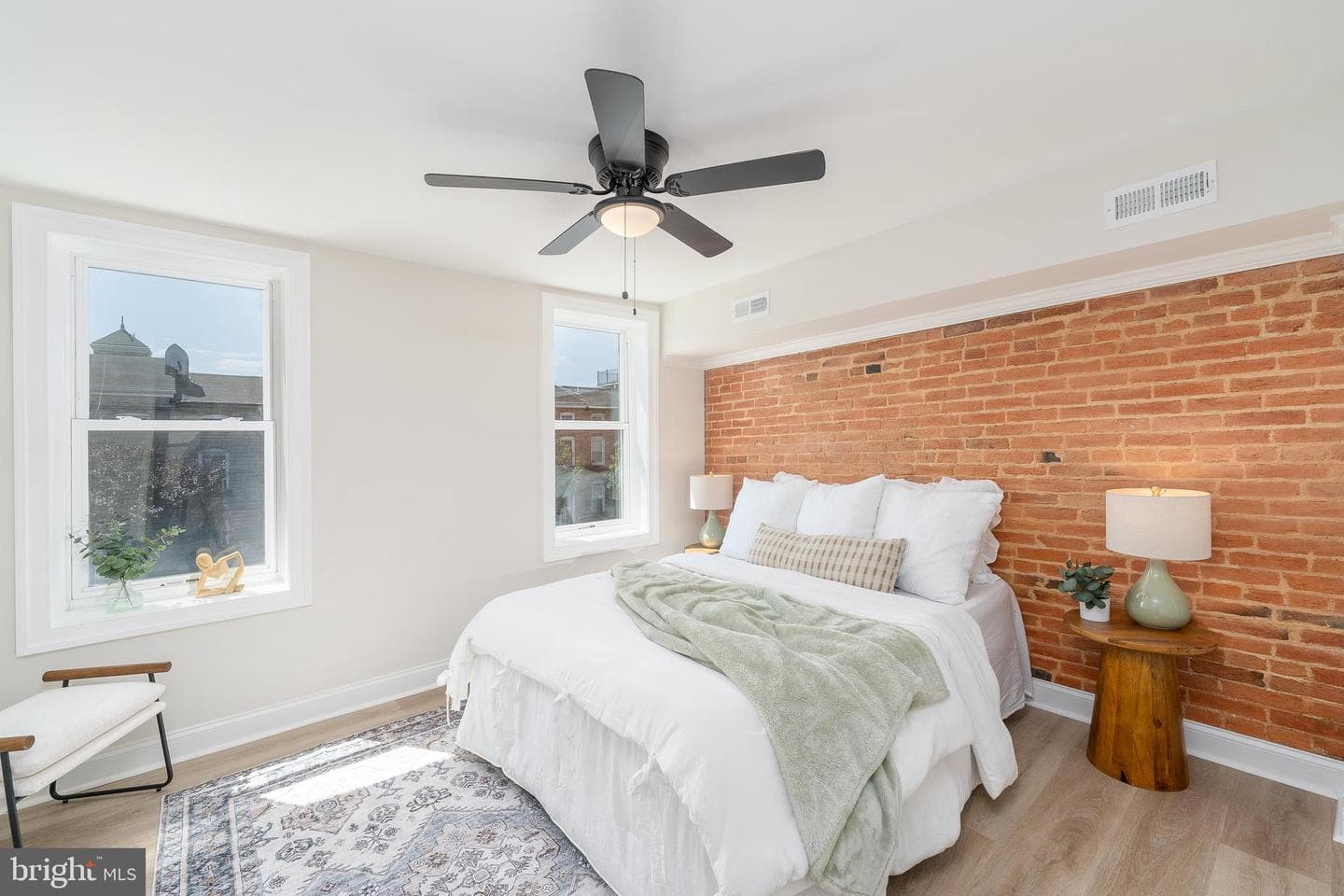 2036 Gough Street photo 9