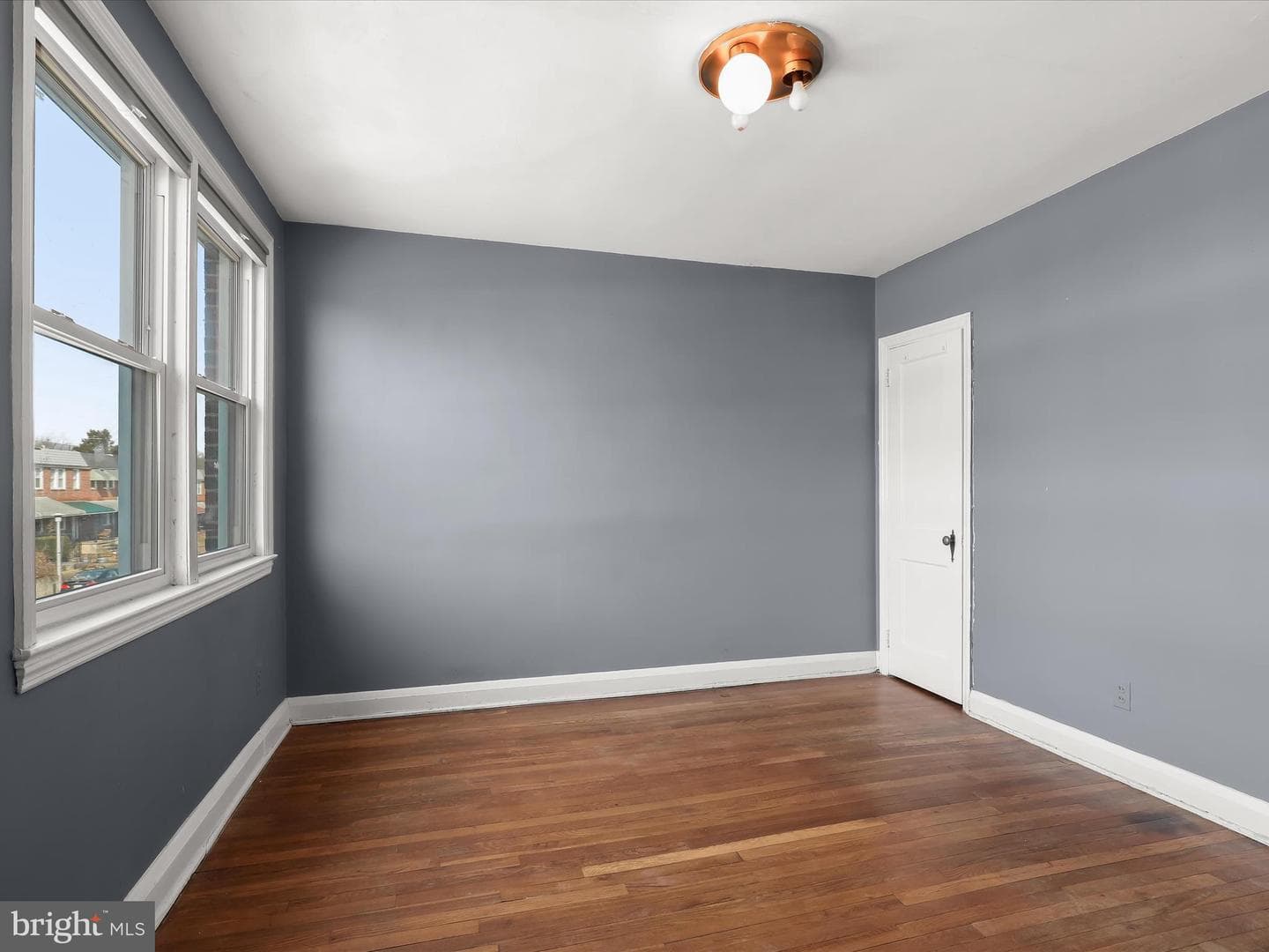 4337 Newport Avenue photo 20