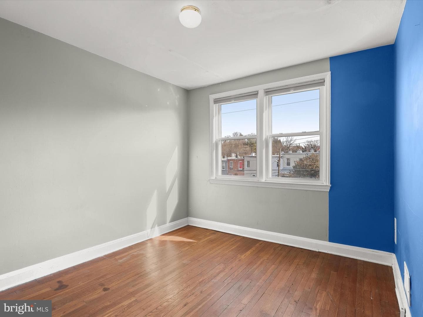 4337 Newport Avenue photo 22