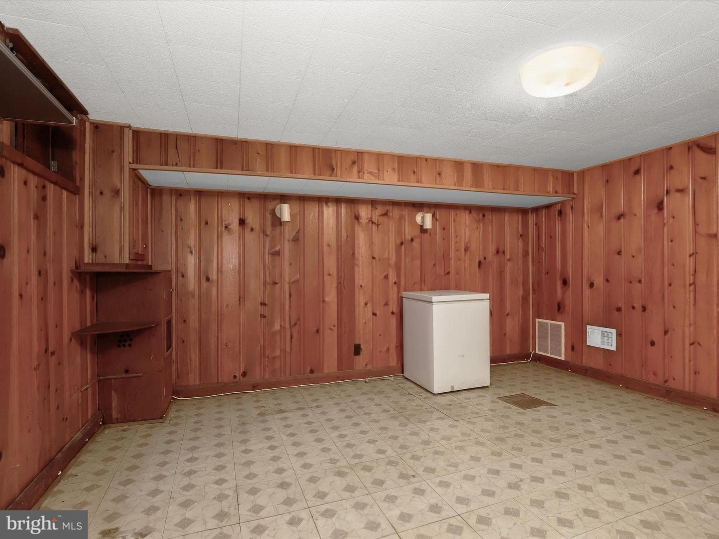 4337 Newport Avenue photo 25