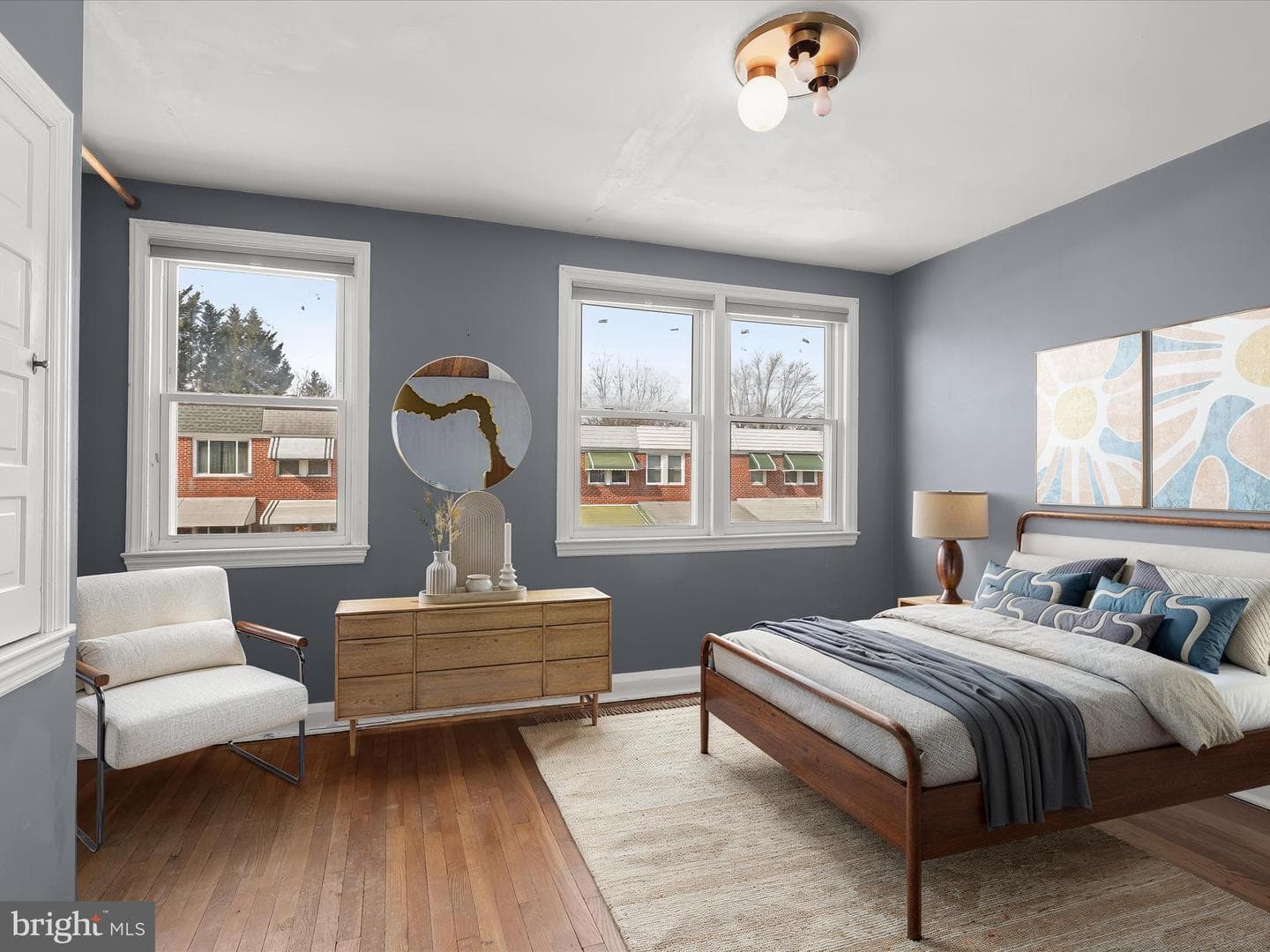 4337 Newport Avenue photo 4