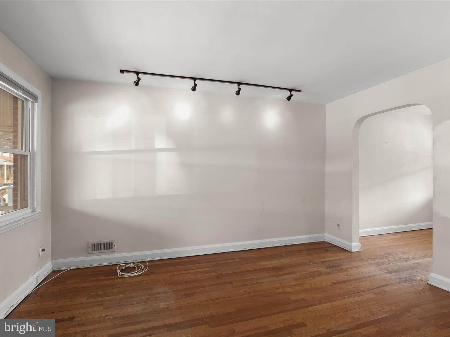 4337 Newport Avenue photo 7
