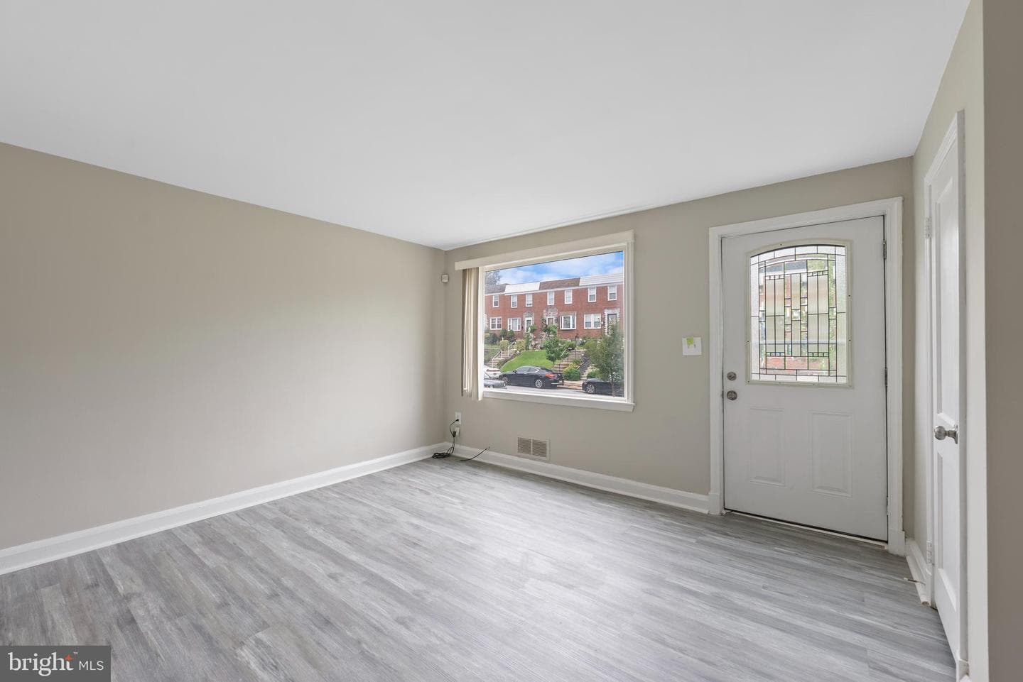 4016 Balfern Avenue photo 3