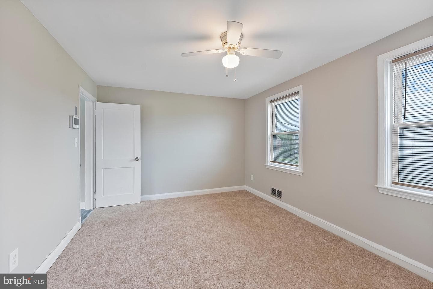 4016 Balfern Avenue photo 7