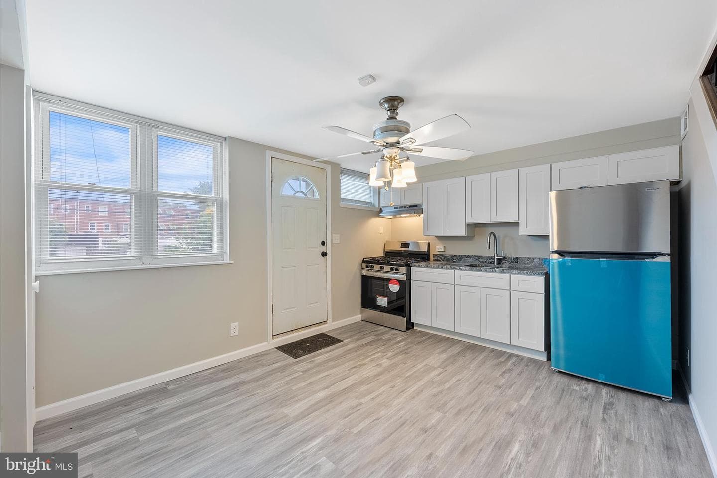 4016 Balfern Avenue photo 8