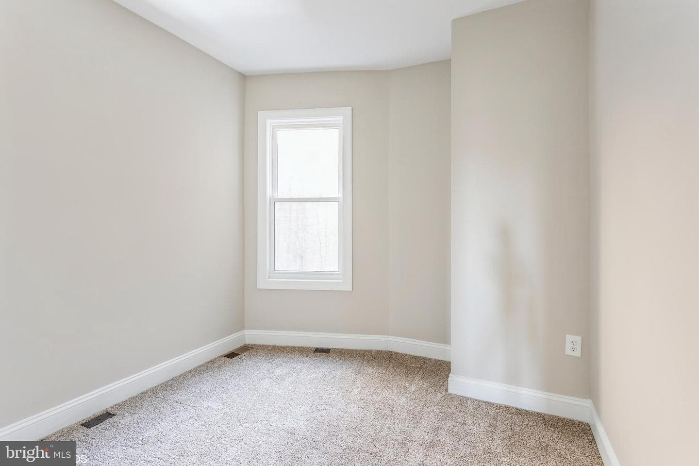2453 Mcculloh Street photo 12