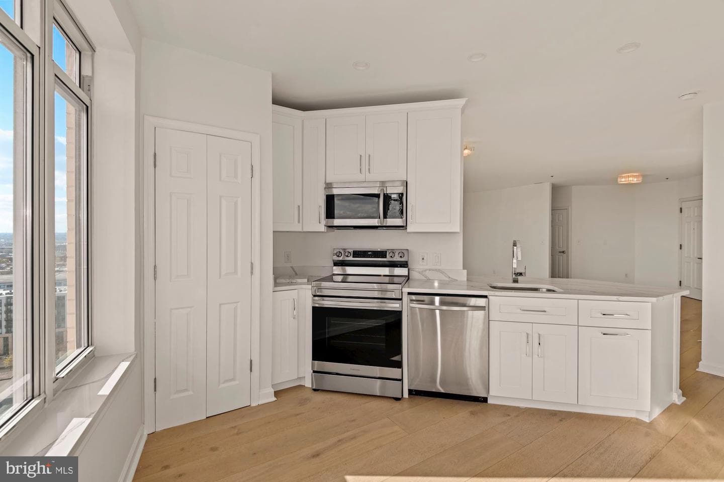 100 Harborview Drive #1804 photo 18
