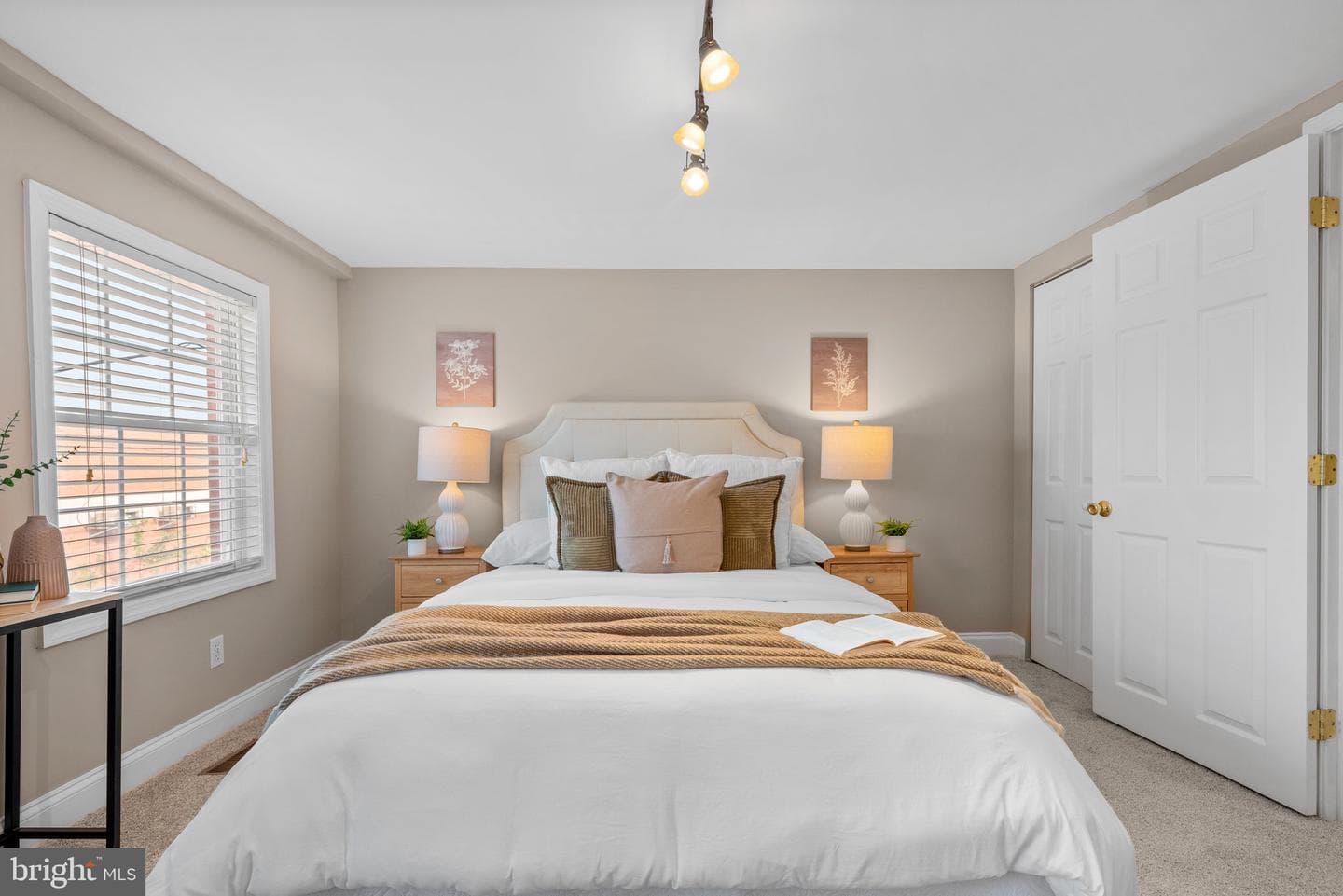 127 Cross Street E photo 16