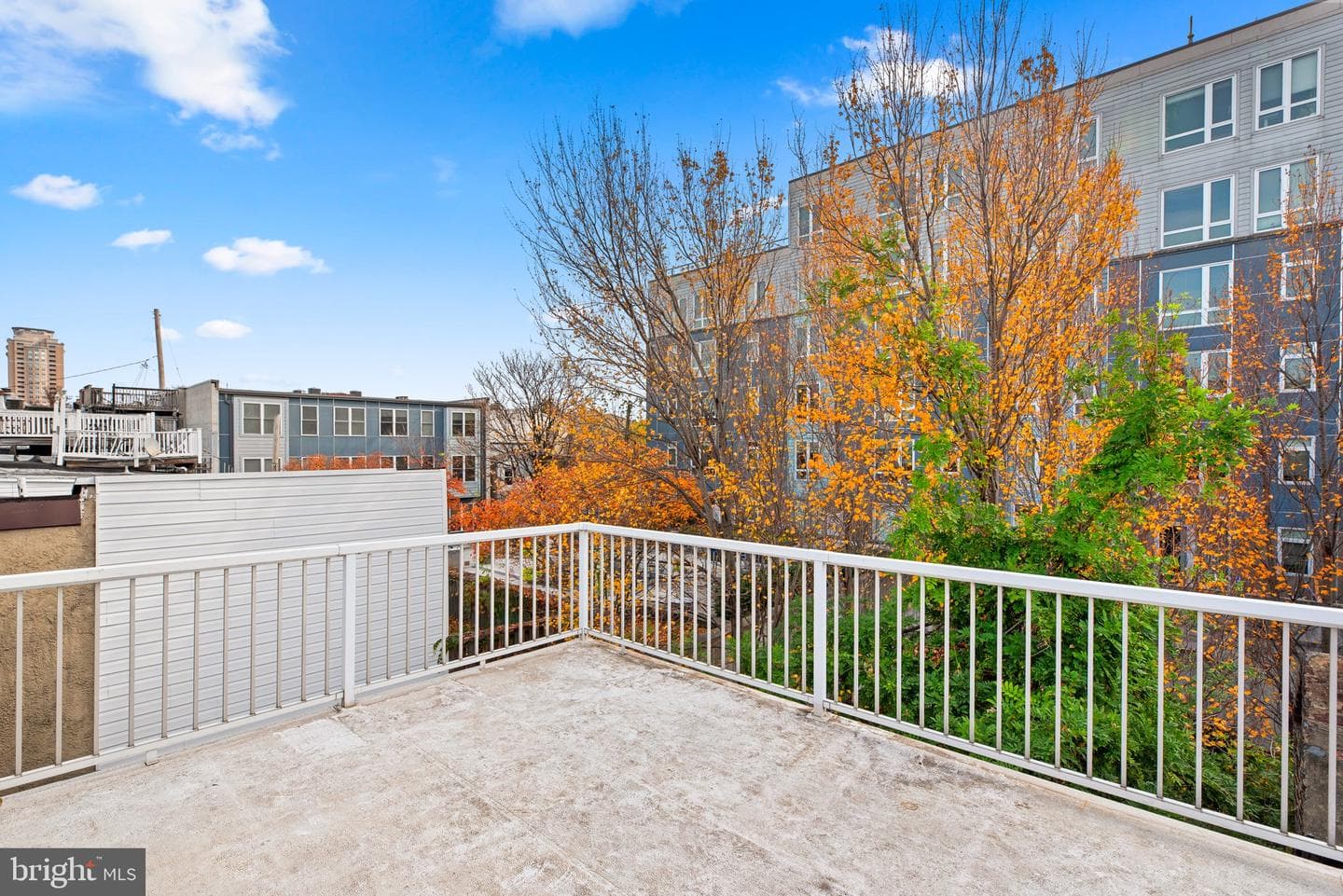 127 Cross Street E photo 28