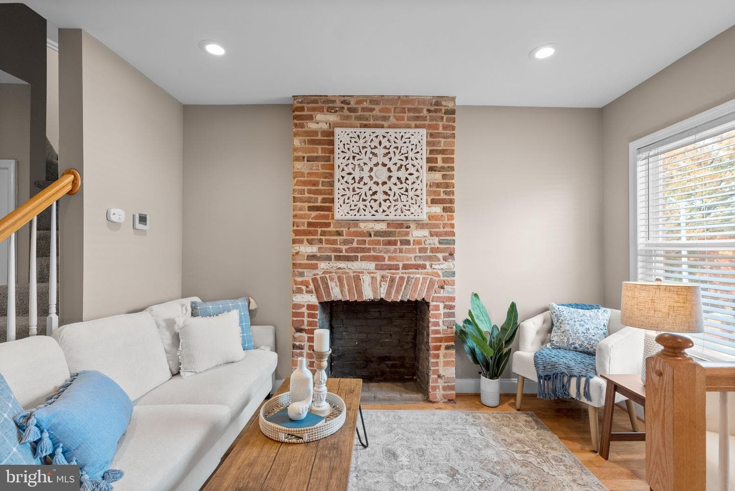 127 Cross Street E photo 3