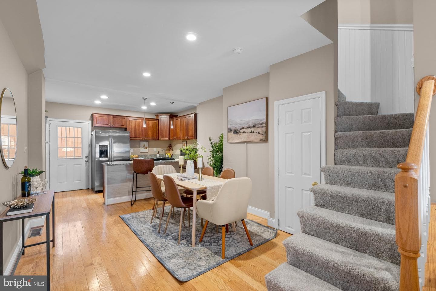 127 Cross Street E photo 4