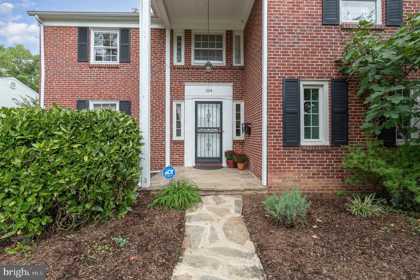 324 Kerneway photo 3