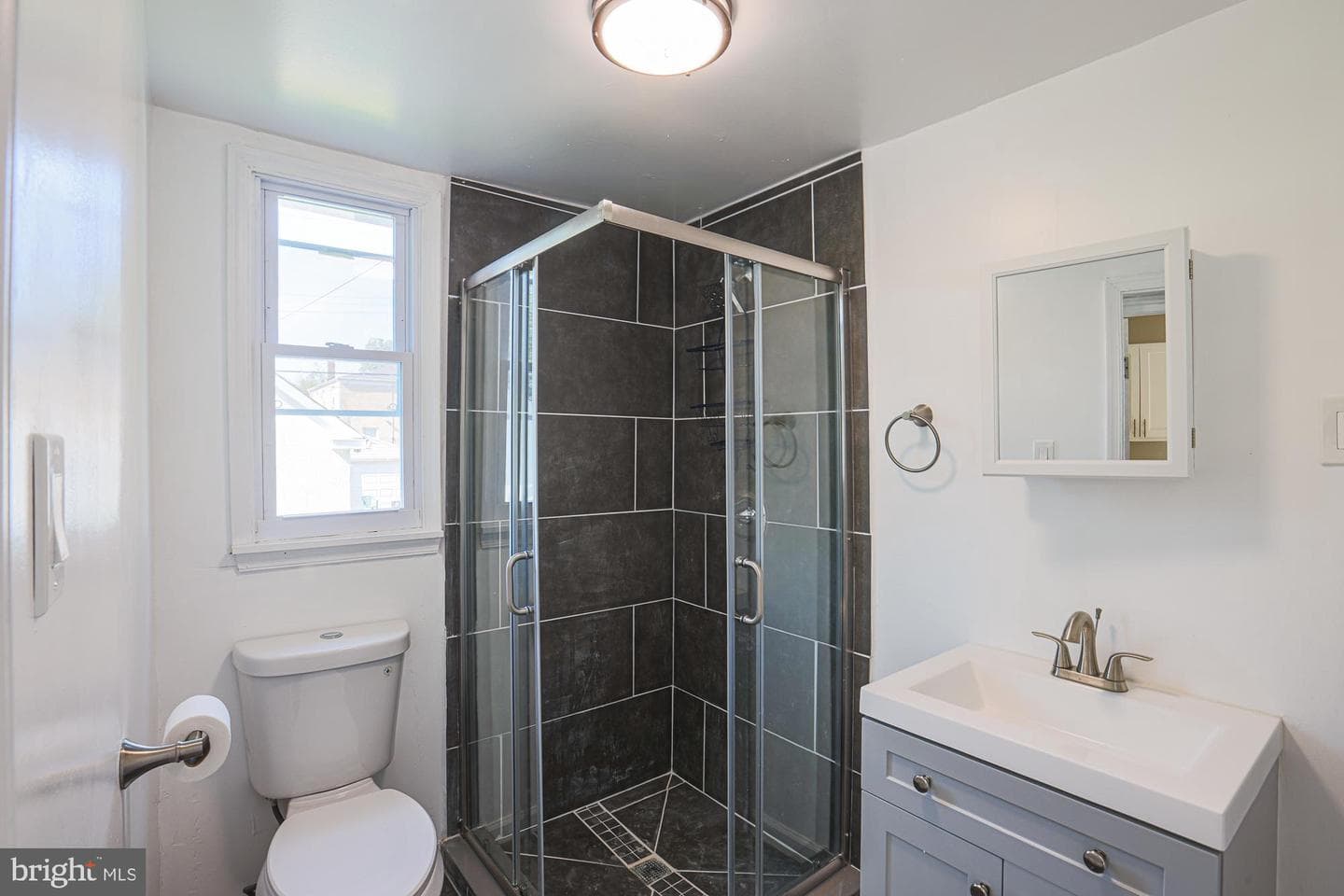 5812 Narcissus Avenue photo 34