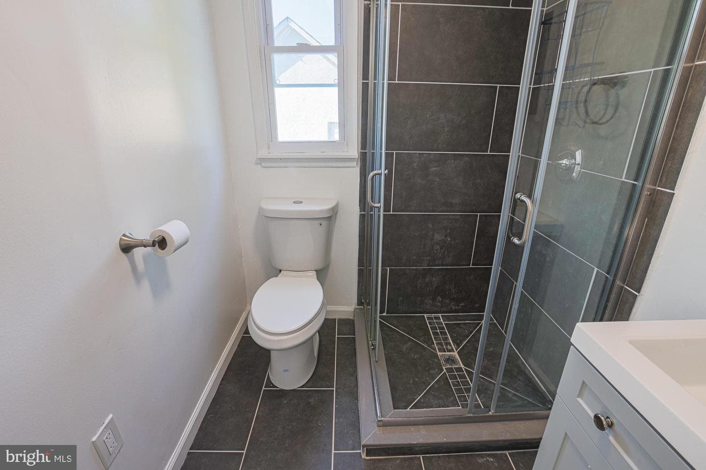 5812 Narcissus Avenue photo 36