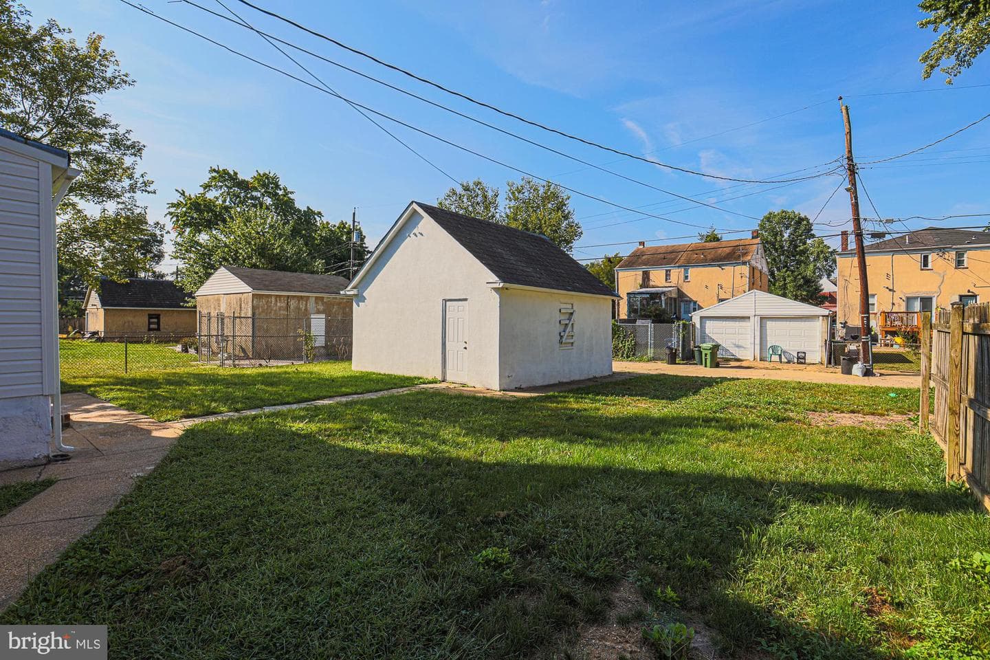 5812 Narcissus Avenue photo 9