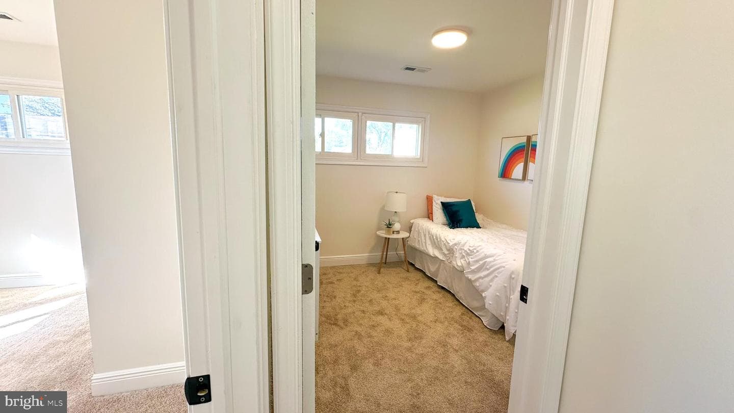 5627 Mcclean Boulevard photo 33