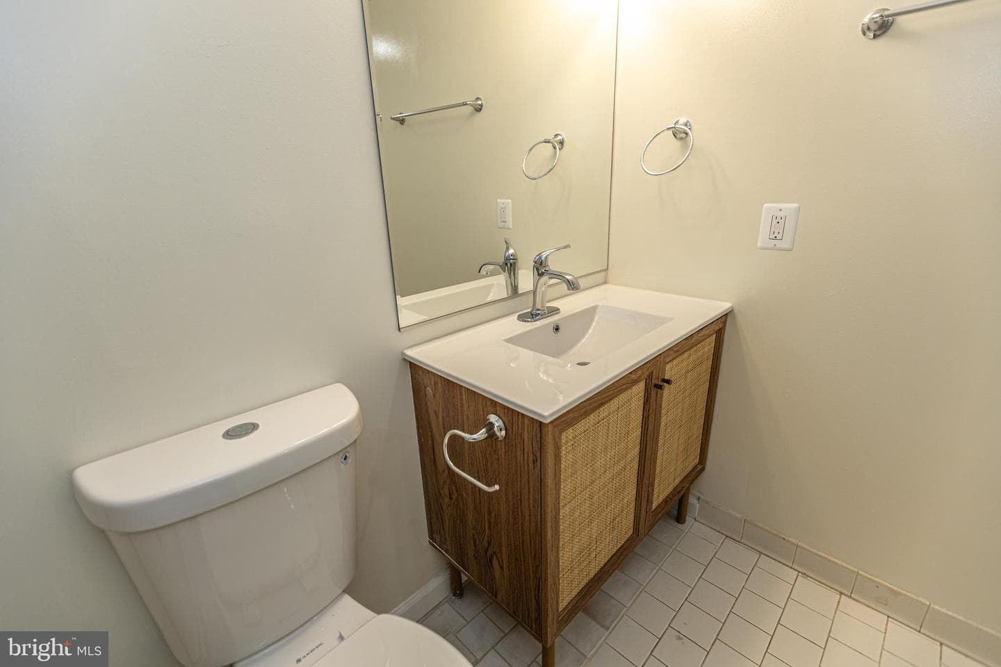 911 S Charles Street #408 photo 31