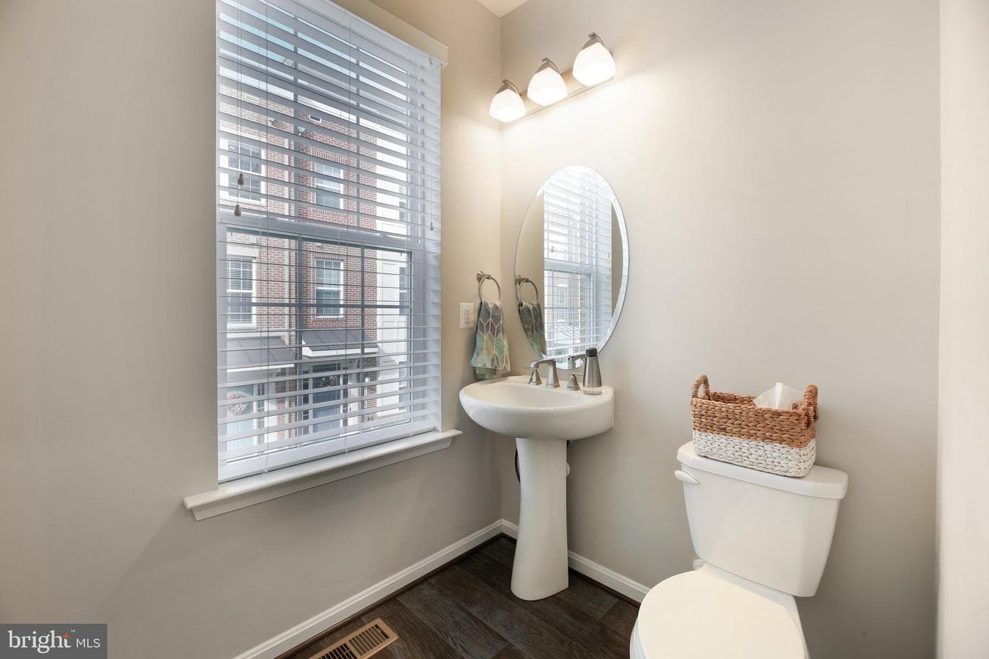 1211 Berry Street photo 12