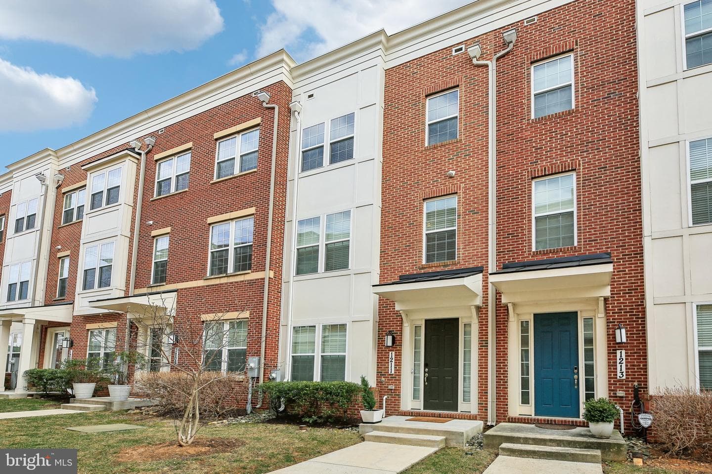 1211 Berry Street photo 2