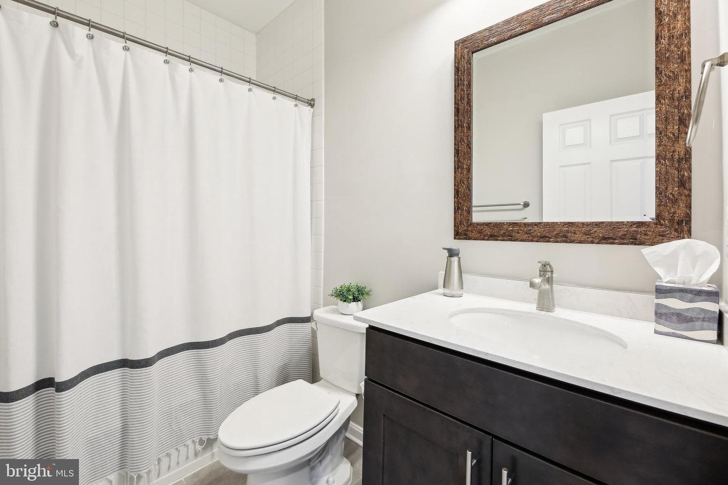1211 Berry Street photo 8
