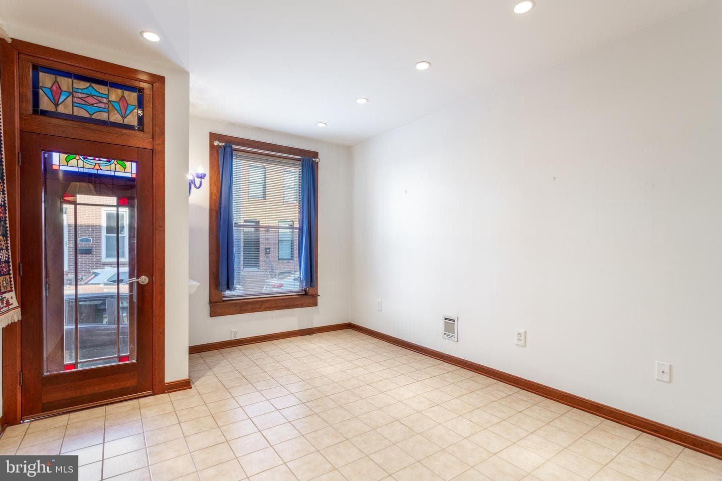 810 S Robinson Street photo 6