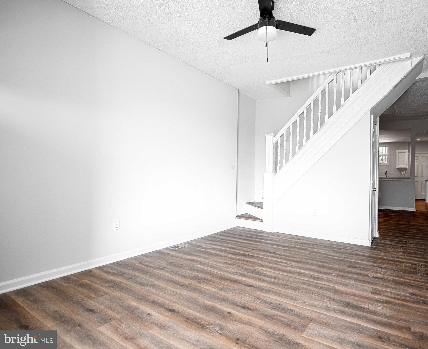 1724 E Lanvale Street photo 5