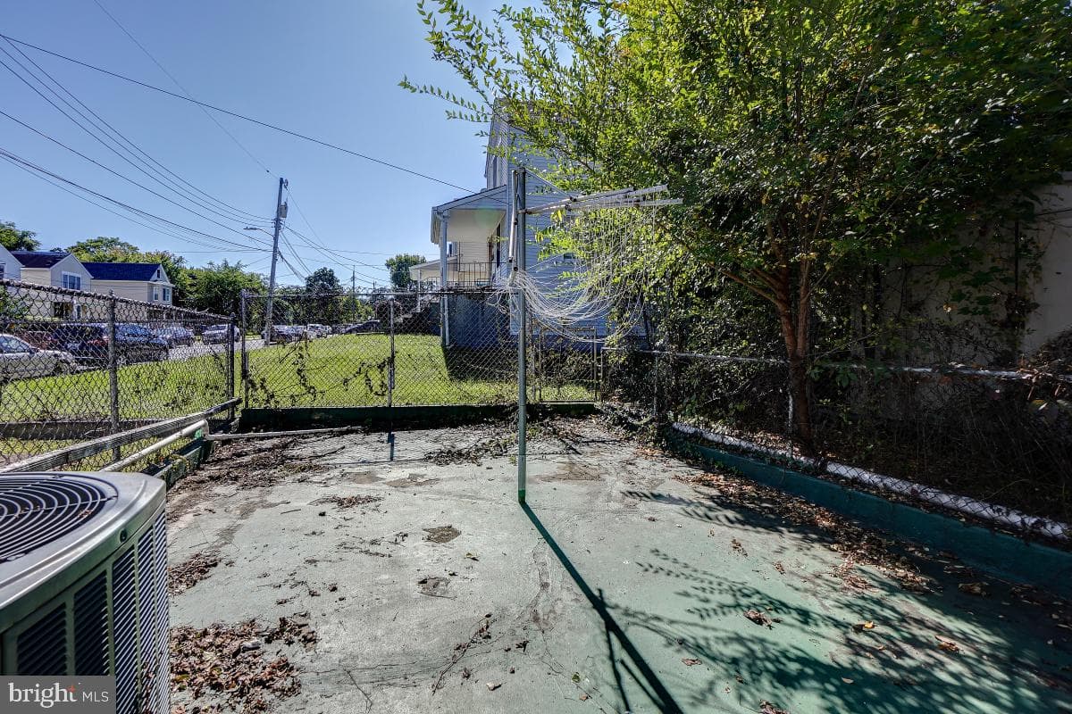 637 Willow Avenue photo 26