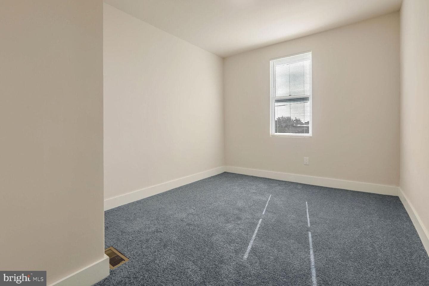 1619 Carswell Street photo 12