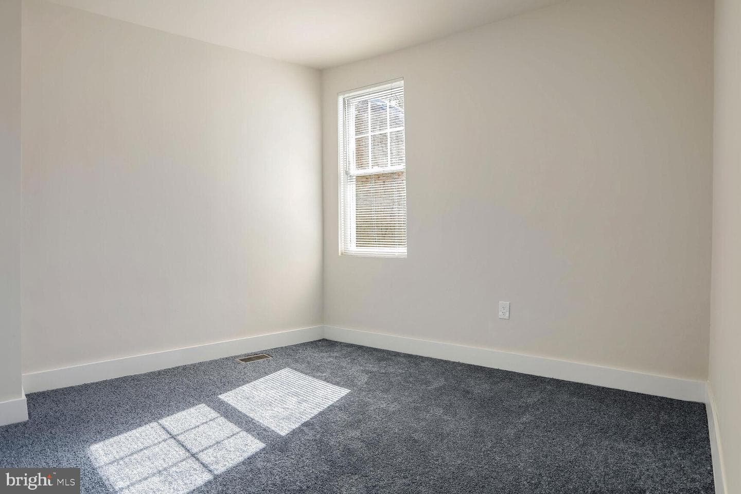 1619 Carswell Street photo 13