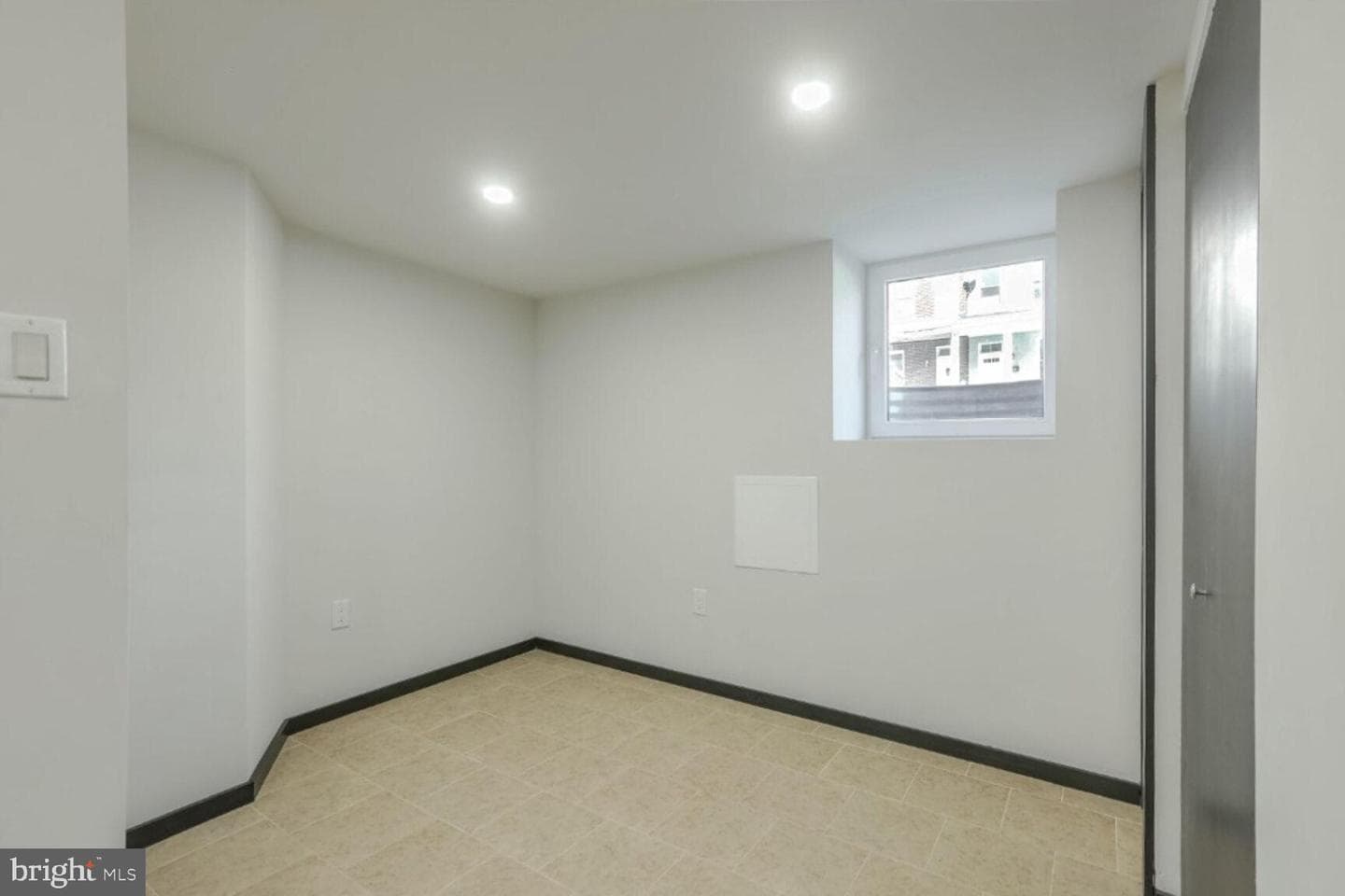 1619 Carswell Street photo 15