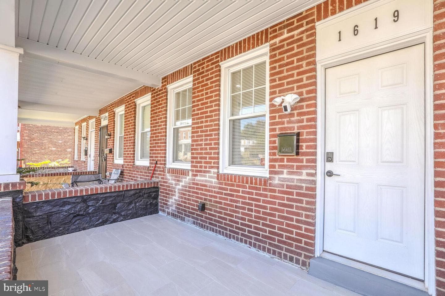 1619 Carswell Street photo 2
