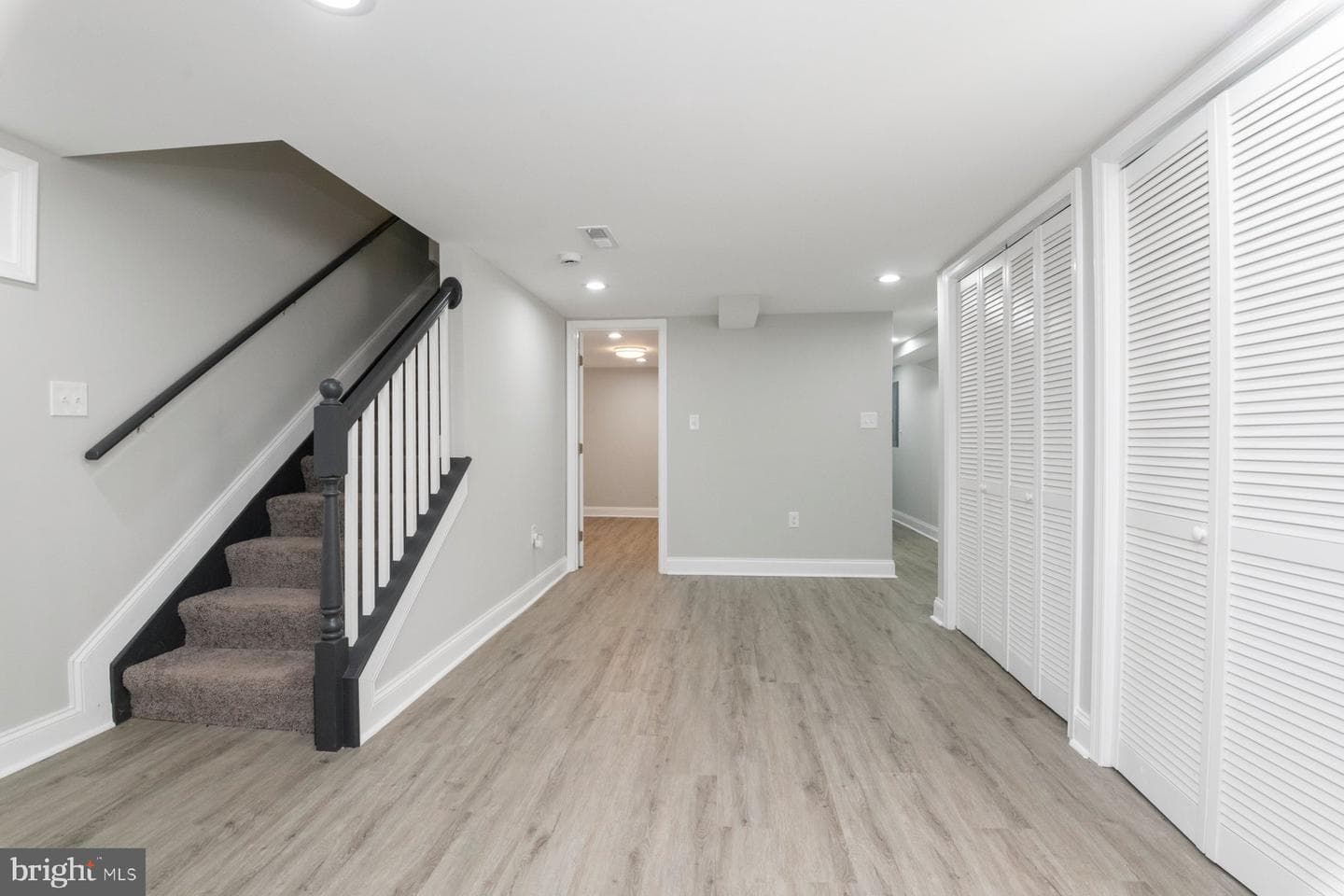 768 Linnard Street photo 10
