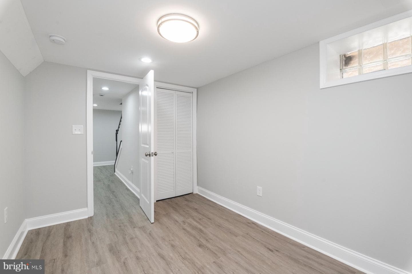 768 Linnard Street photo 11