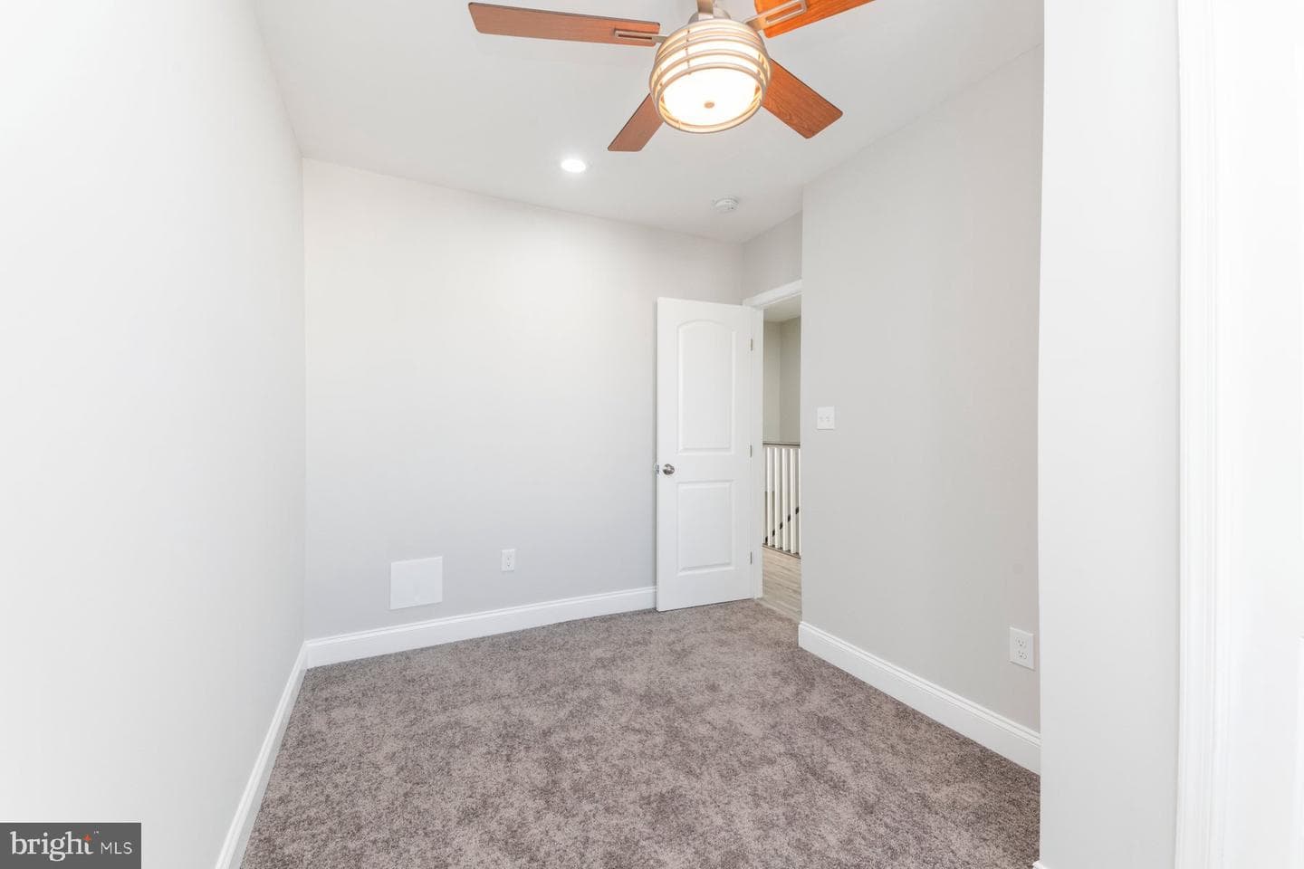 768 Linnard Street photo 15