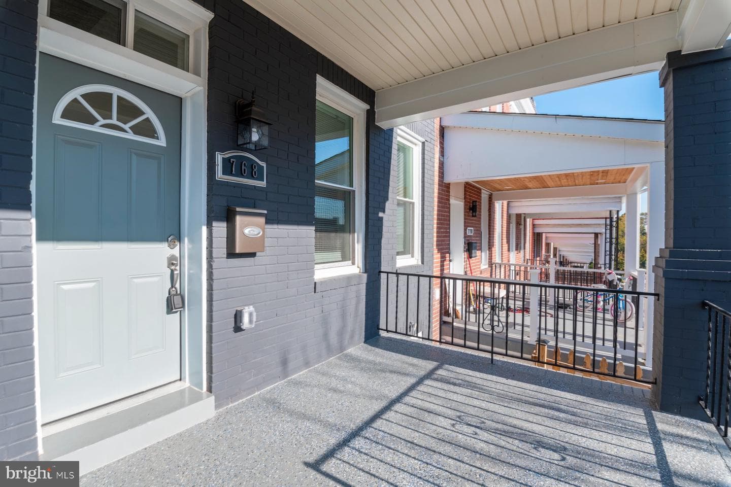 768 Linnard Street photo 20