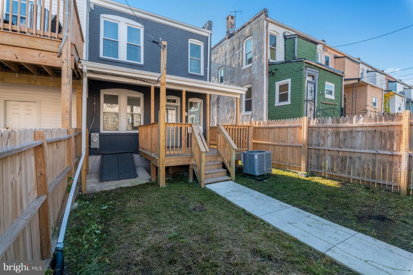 768 Linnard Street photo 25