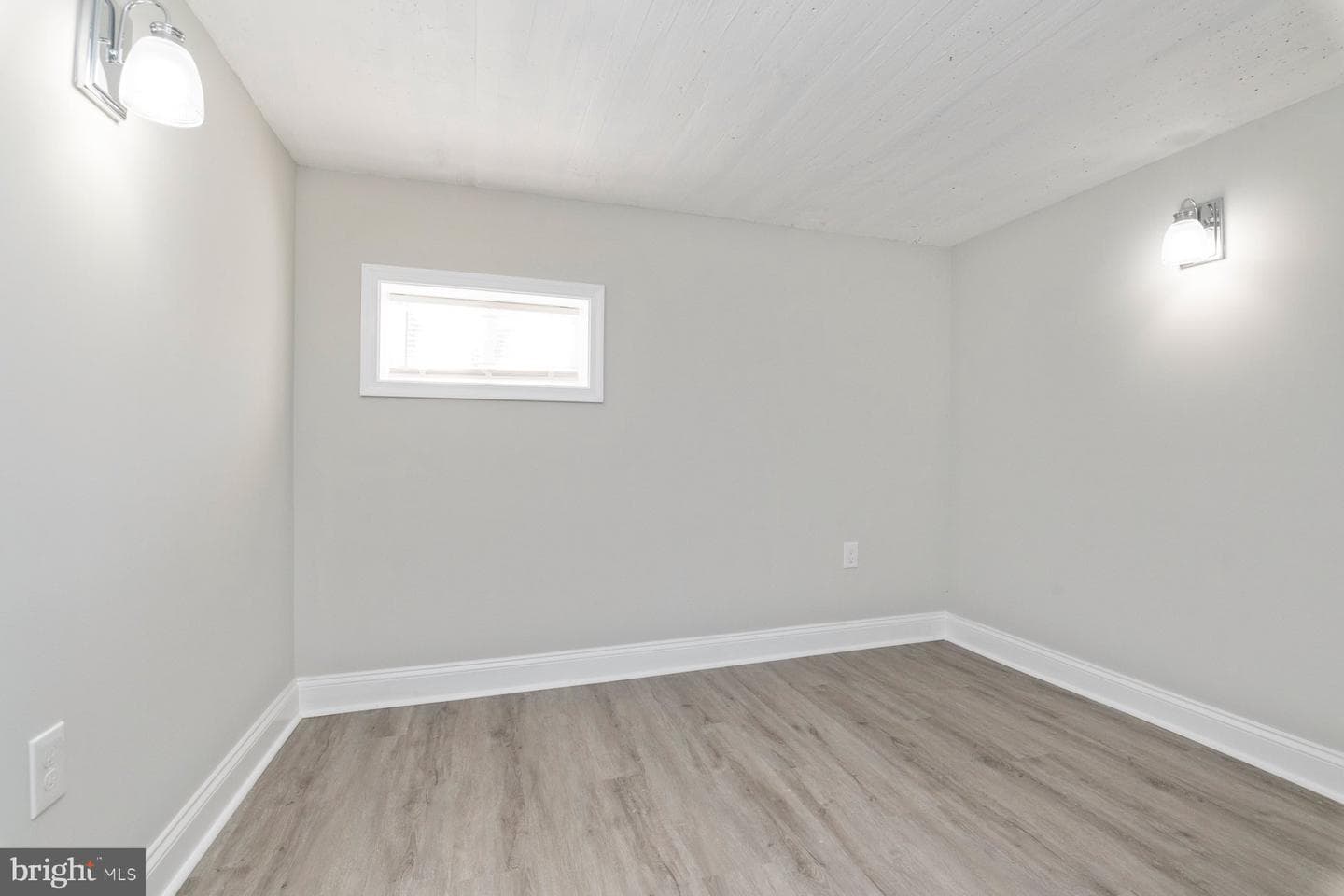 768 Linnard Street photo 9