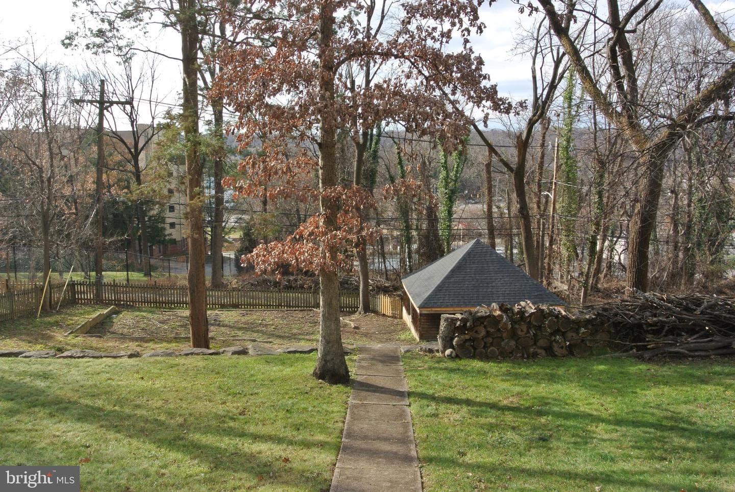 114 Ridgewood Road photo 49