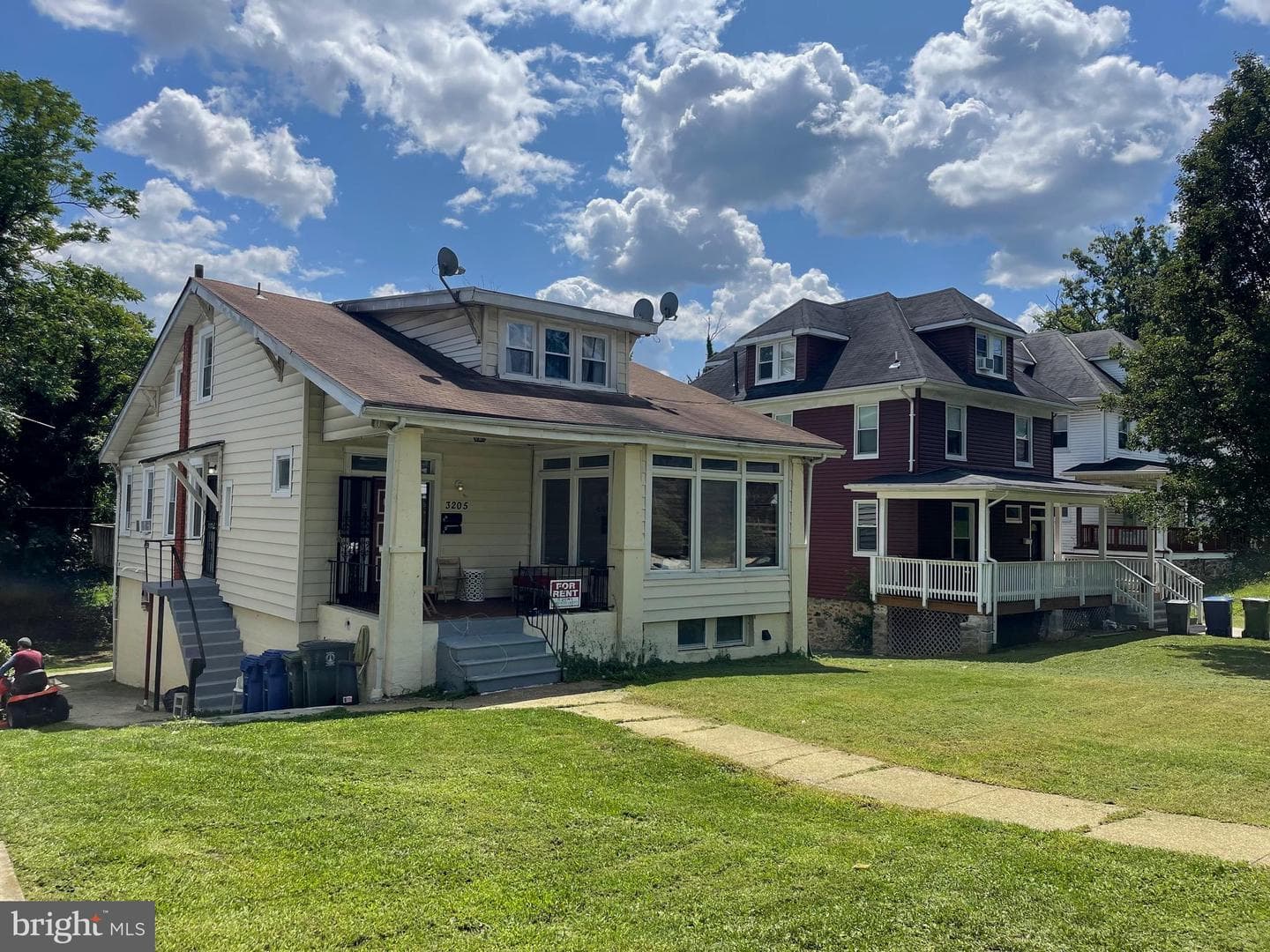 3205 Vickers Road photo 2