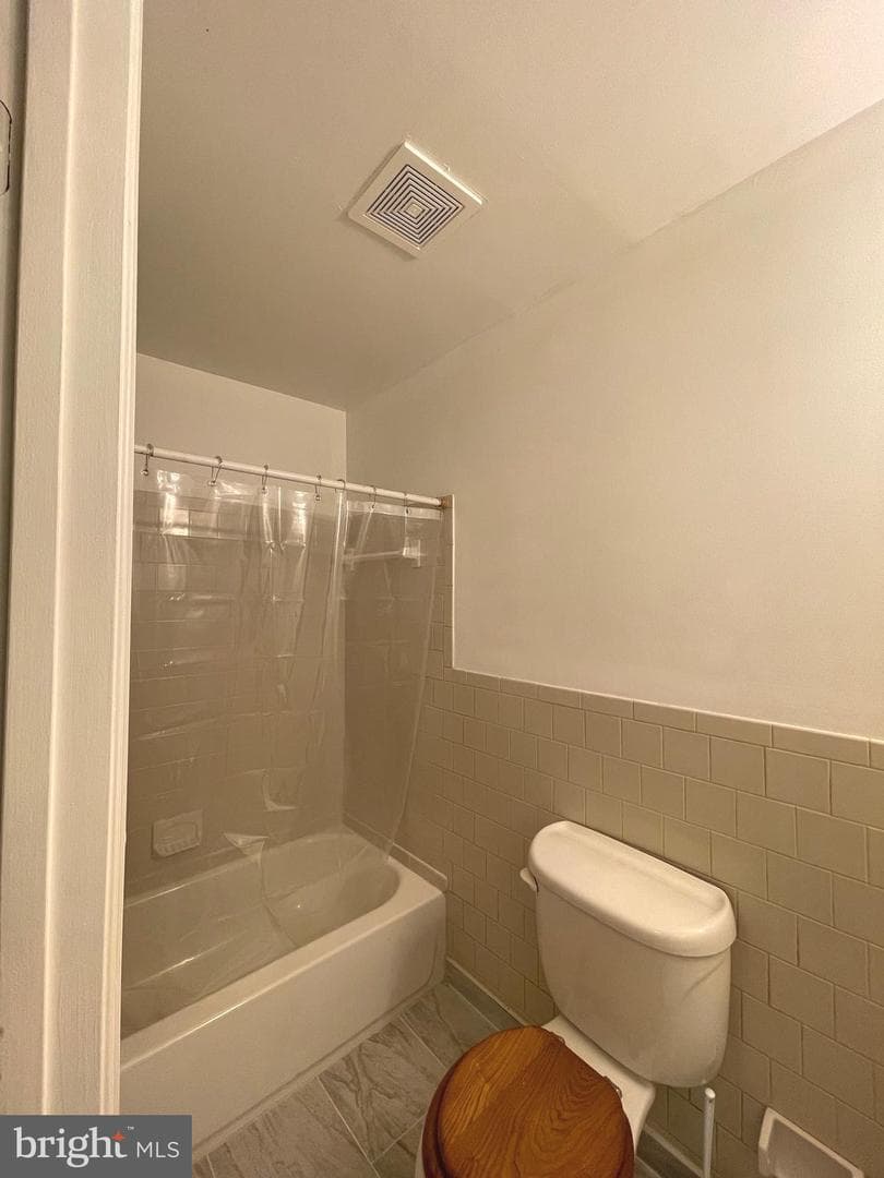 3205 Vickers Road photo 8