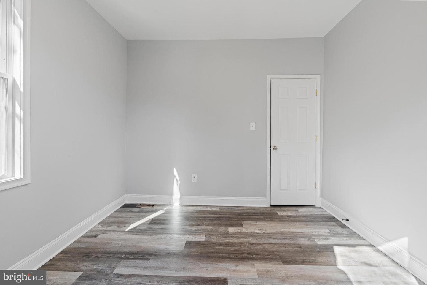 3011 Windsor Avenue photo 23