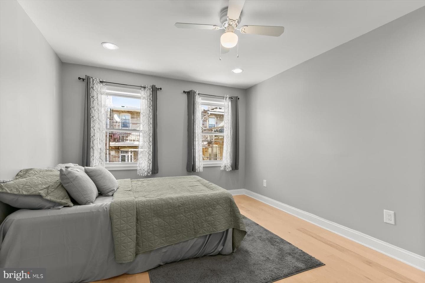 517 S Curley Street photo 32