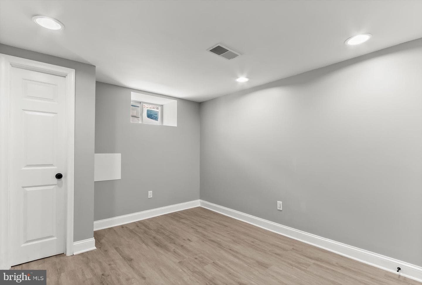 517 S Curley Street photo 36