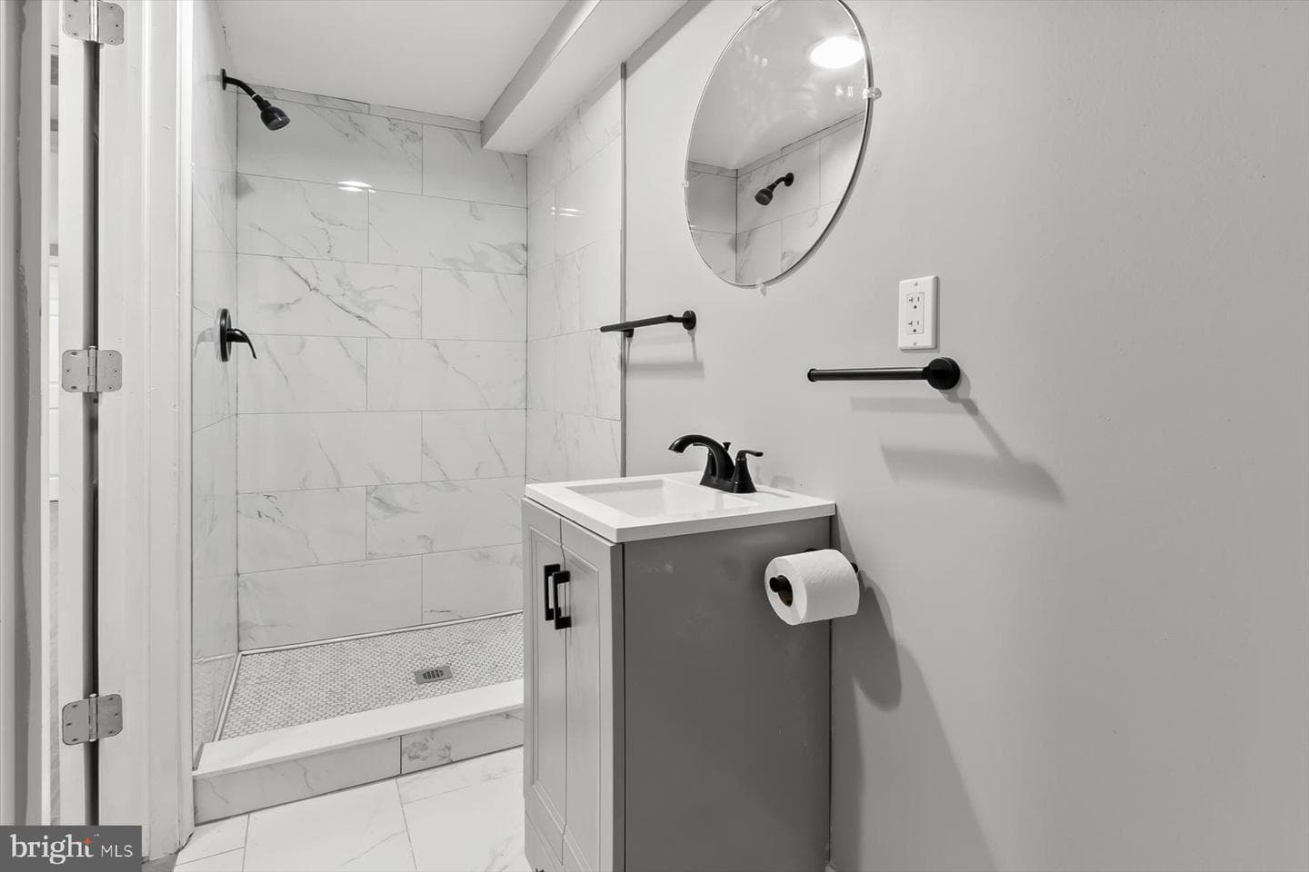 517 S Curley Street photo 39