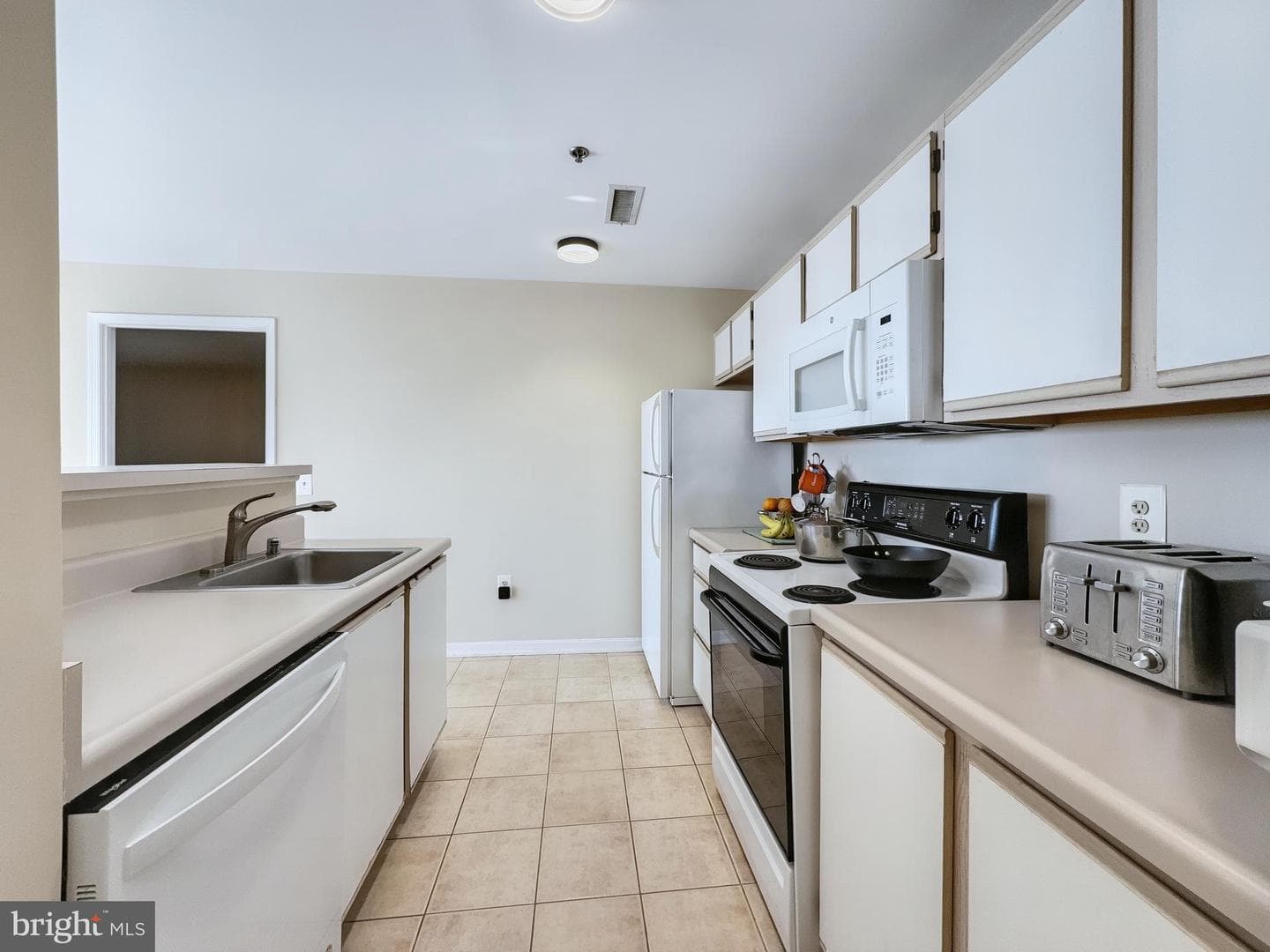 2702 Lighthouse Point E #636 photo 8