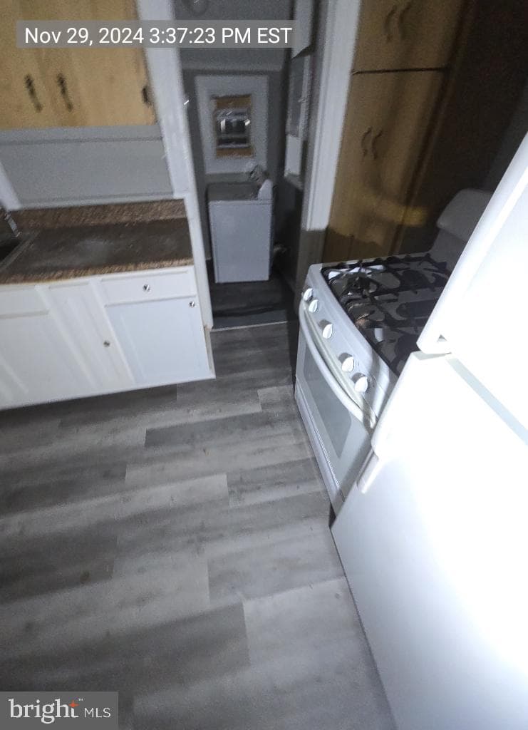 402 Cambria Street photo 8